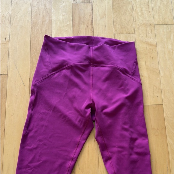 Lululemon InStill High-Rise Tight 25" size 8 magenta leggings - Picture 6 of 12